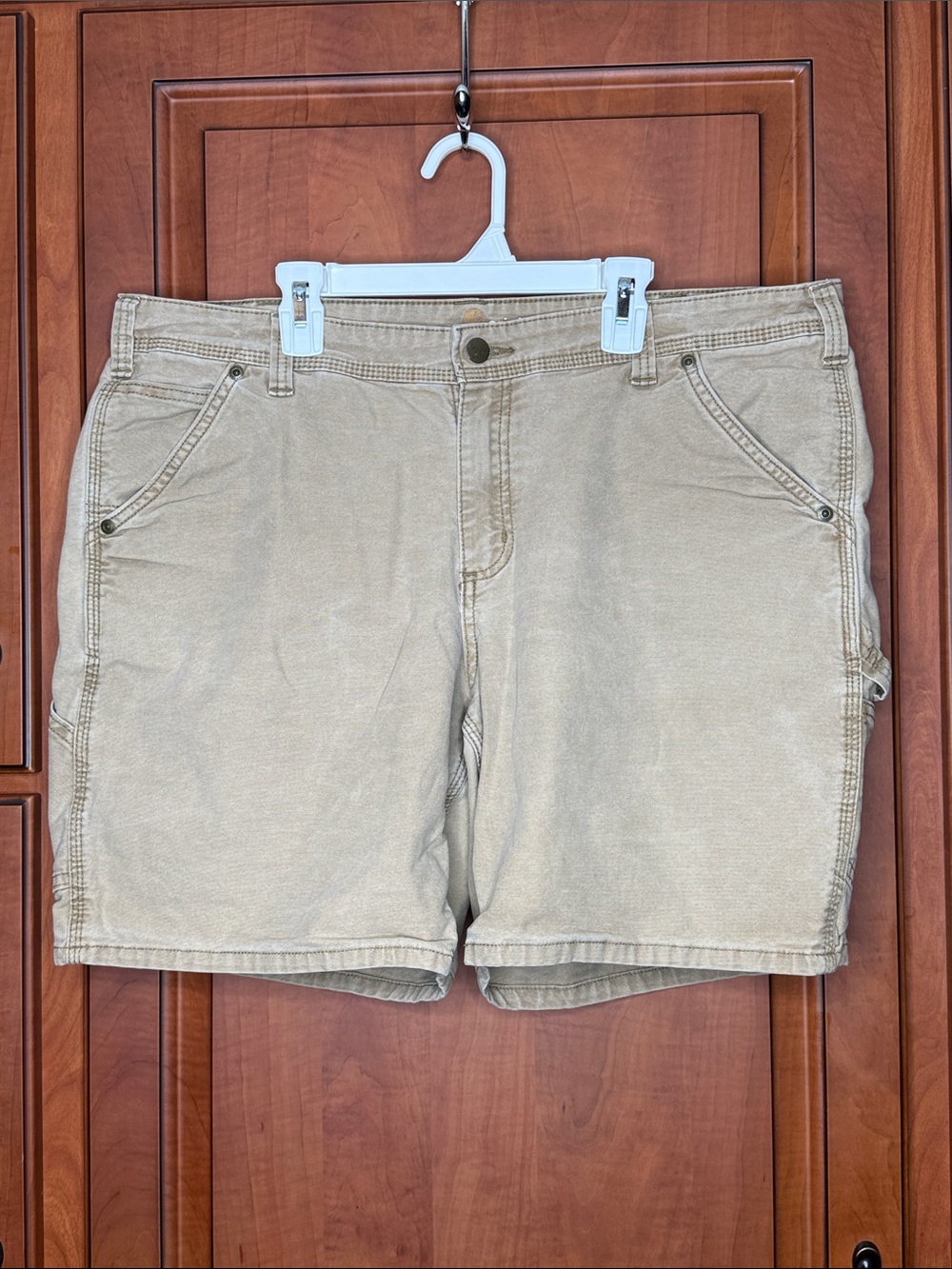 Women's Carhartt Original Fit Khaki Cargo Shorts. Size: 16